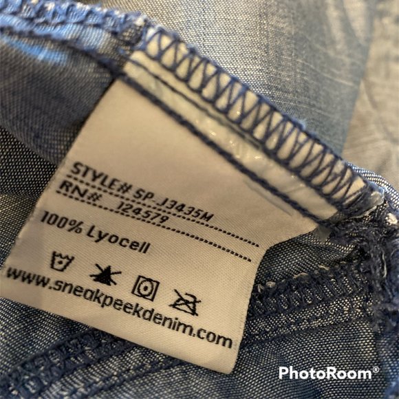 COPY - SNEAK PEEK Size Medium Sleeveless Button-up Top or Vest - Picture 8 of 9